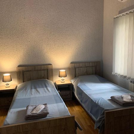 Nickos Hotel Kutaisi Exterior photo