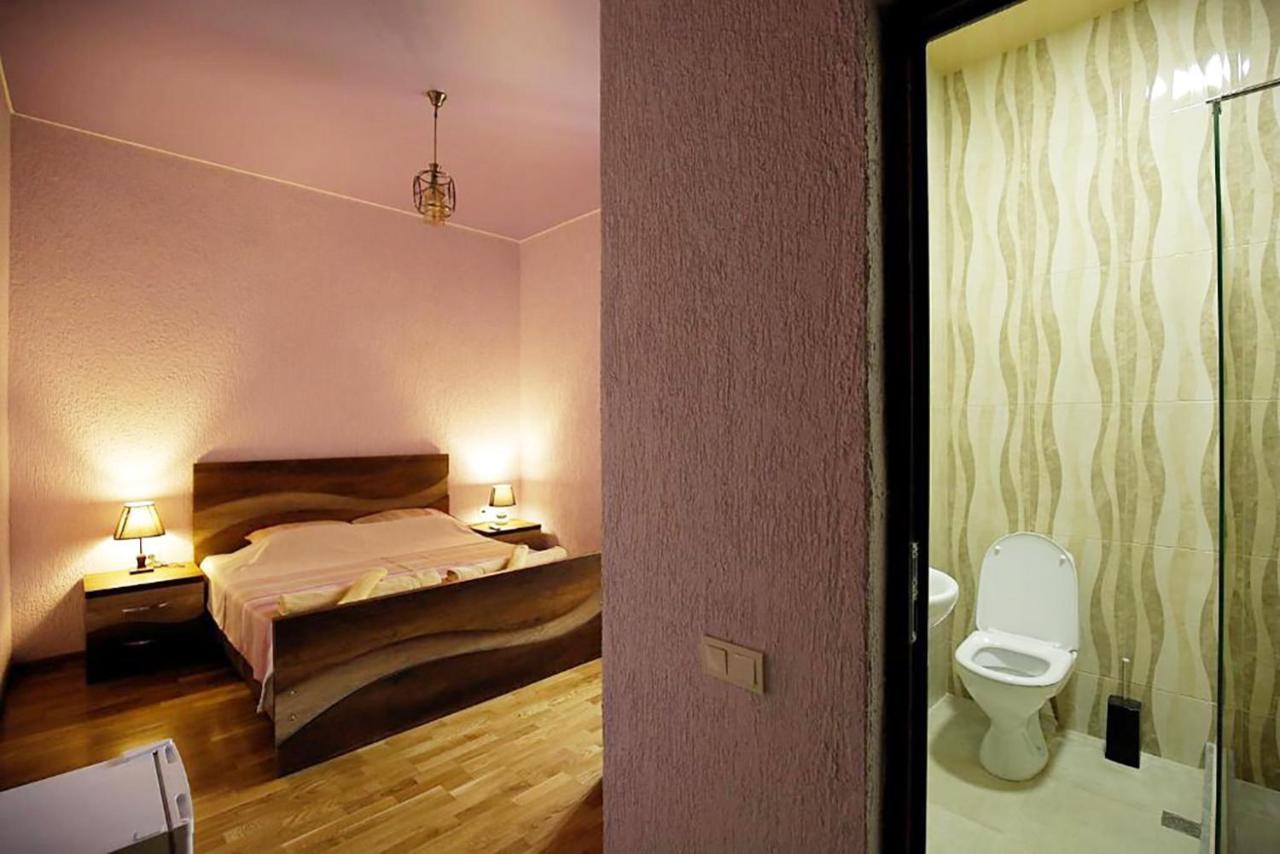 Nickos Hotel Kutaisi Exterior photo
