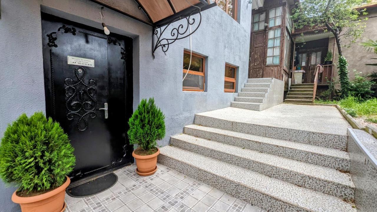 Nickos Hotel Kutaisi Exterior photo
